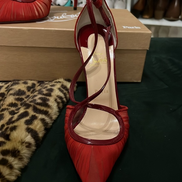 Red Louboutin high heels in perfect condition - Picture 2 of 4